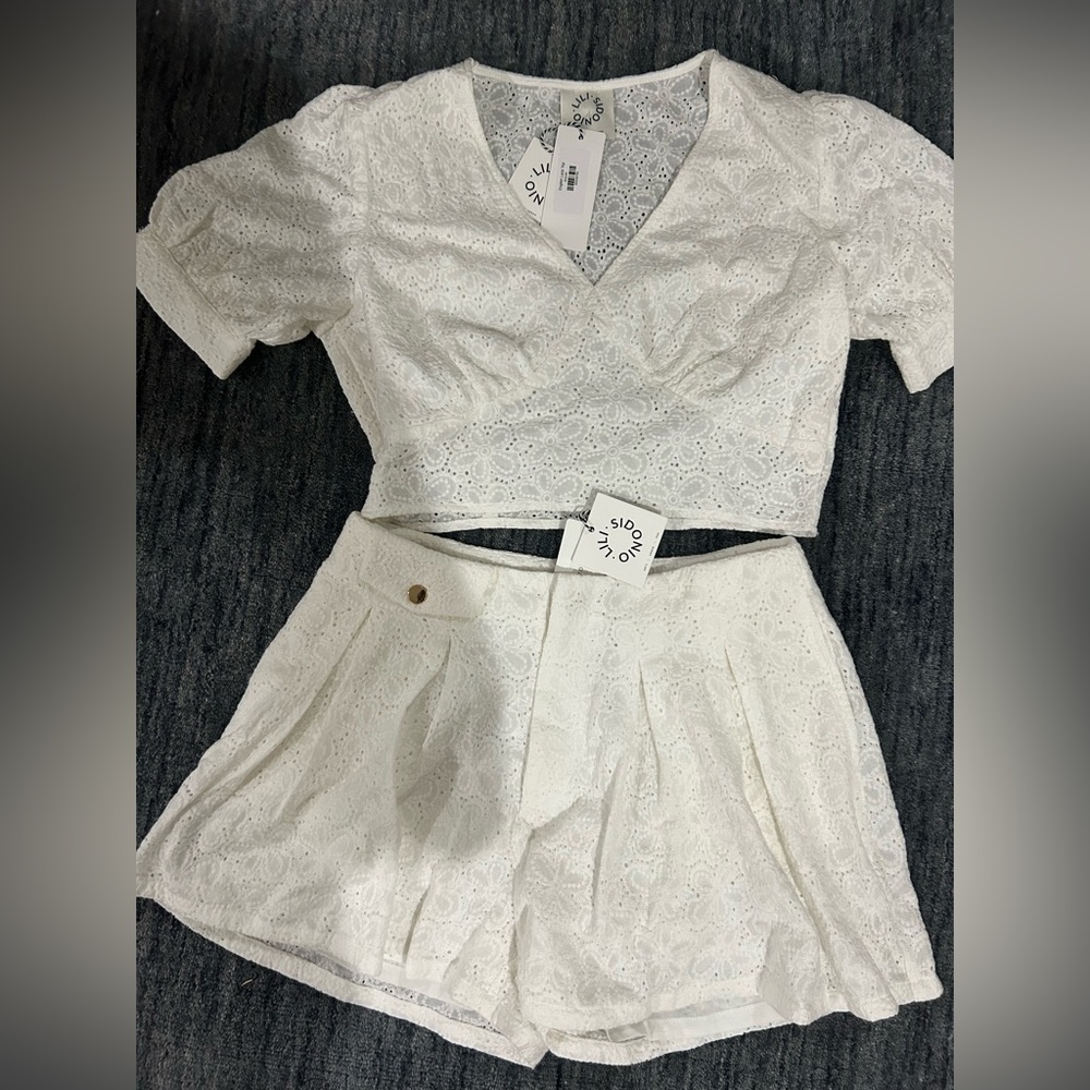 Size small lace set, new with tags